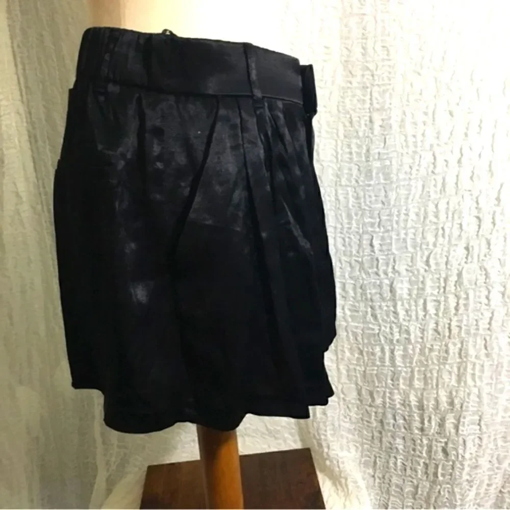 ZARA NWT 100% Viscose Shorts Size Large